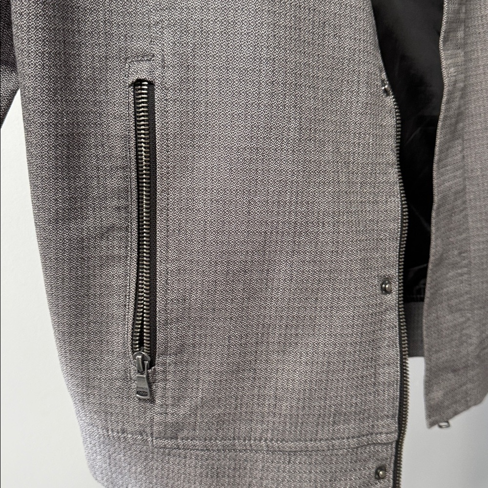 Men’s Jacket - Picture 5 of 6